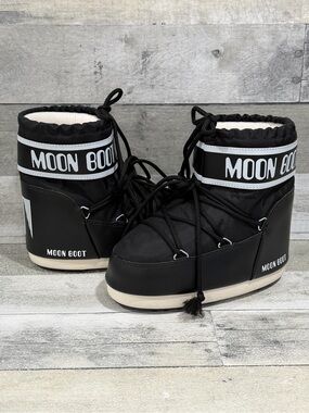 MOON BOOT ICON LOW NYLON BOOTS IN BLACK - SIZE - 3/4.5 .US WOMENS